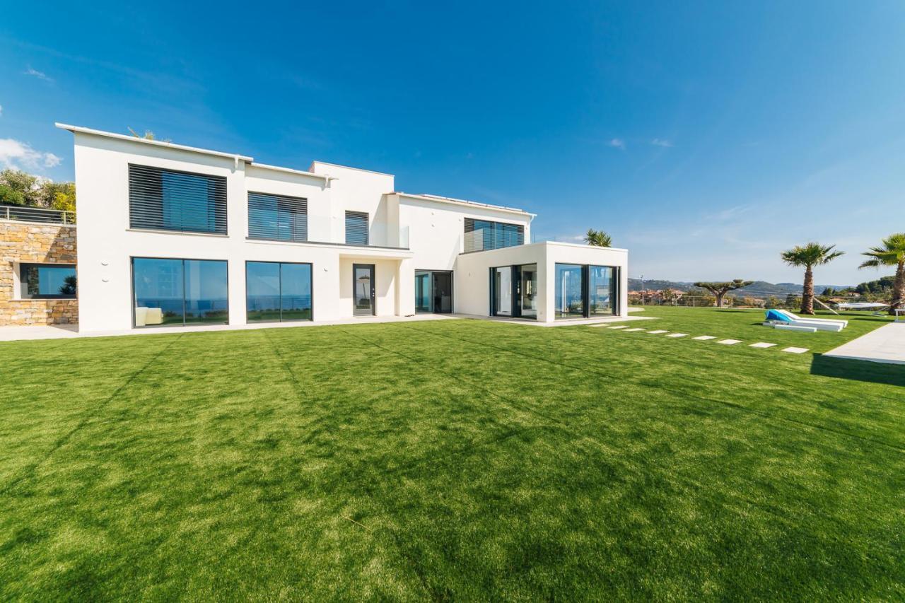 Villa Sabrina Riviera Dei Fiori A Picco Sul Mare Con Piscina Privata ,Wellness & Spa Imperia Luaran gambar