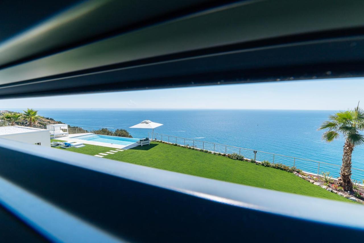 Villa Sabrina Riviera Dei Fiori A Picco Sul Mare Con Piscina Privata ,Wellness & Spa Imperia Luaran gambar