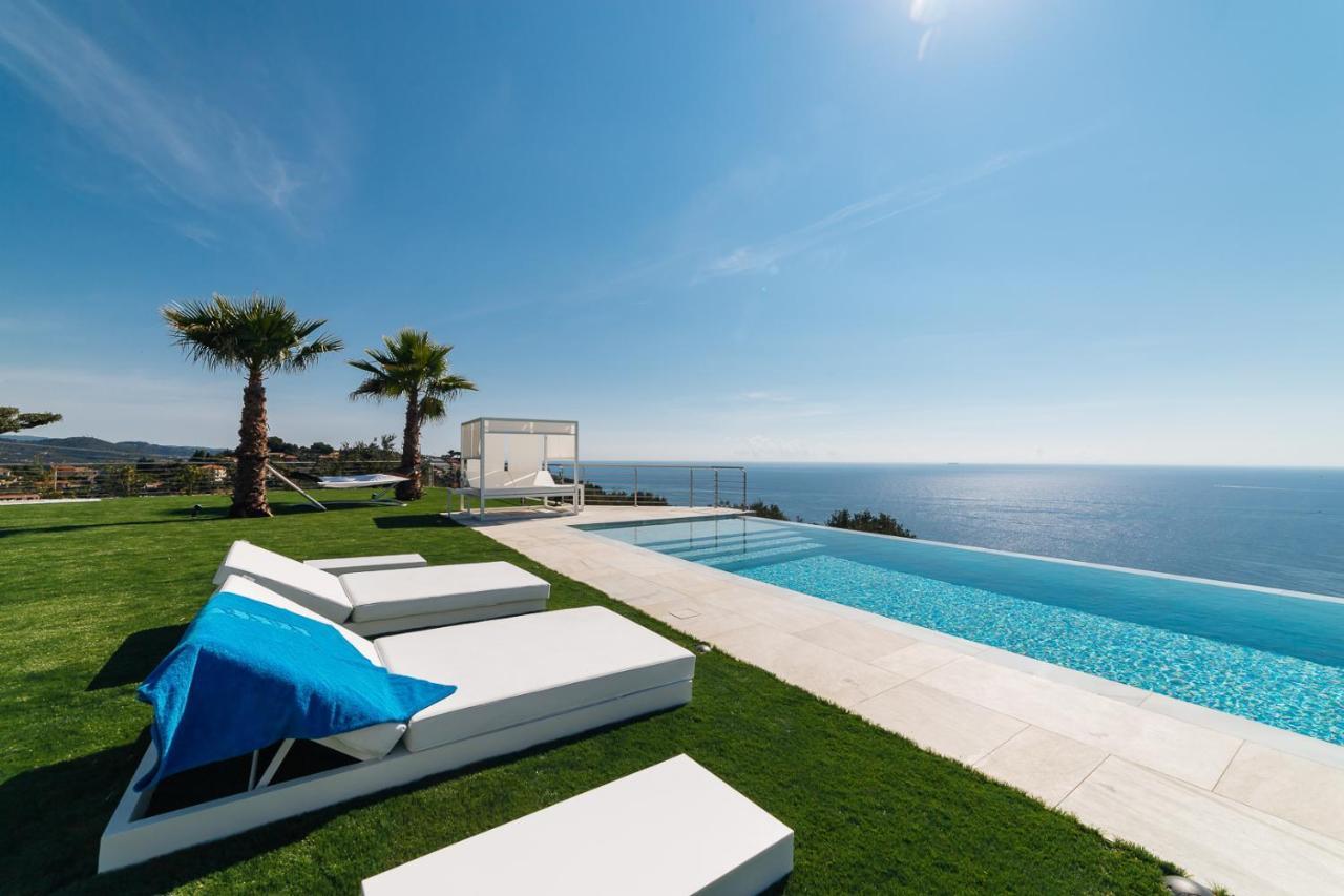 Villa Sabrina Riviera Dei Fiori A Picco Sul Mare Con Piscina Privata ,Wellness & Spa Imperia Luaran gambar