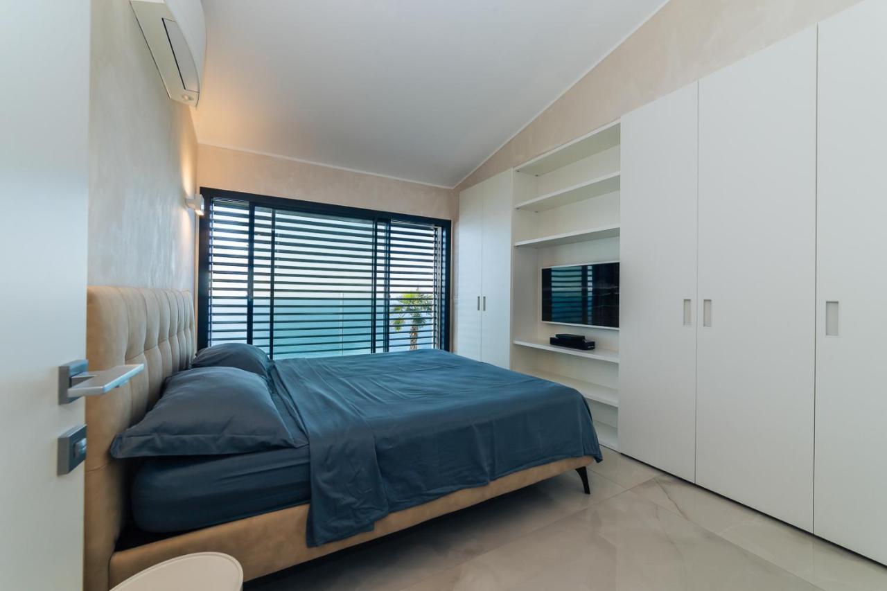 Villa Sabrina Riviera Dei Fiori A Picco Sul Mare Con Piscina Privata ,Wellness & Spa Imperia Luaran gambar