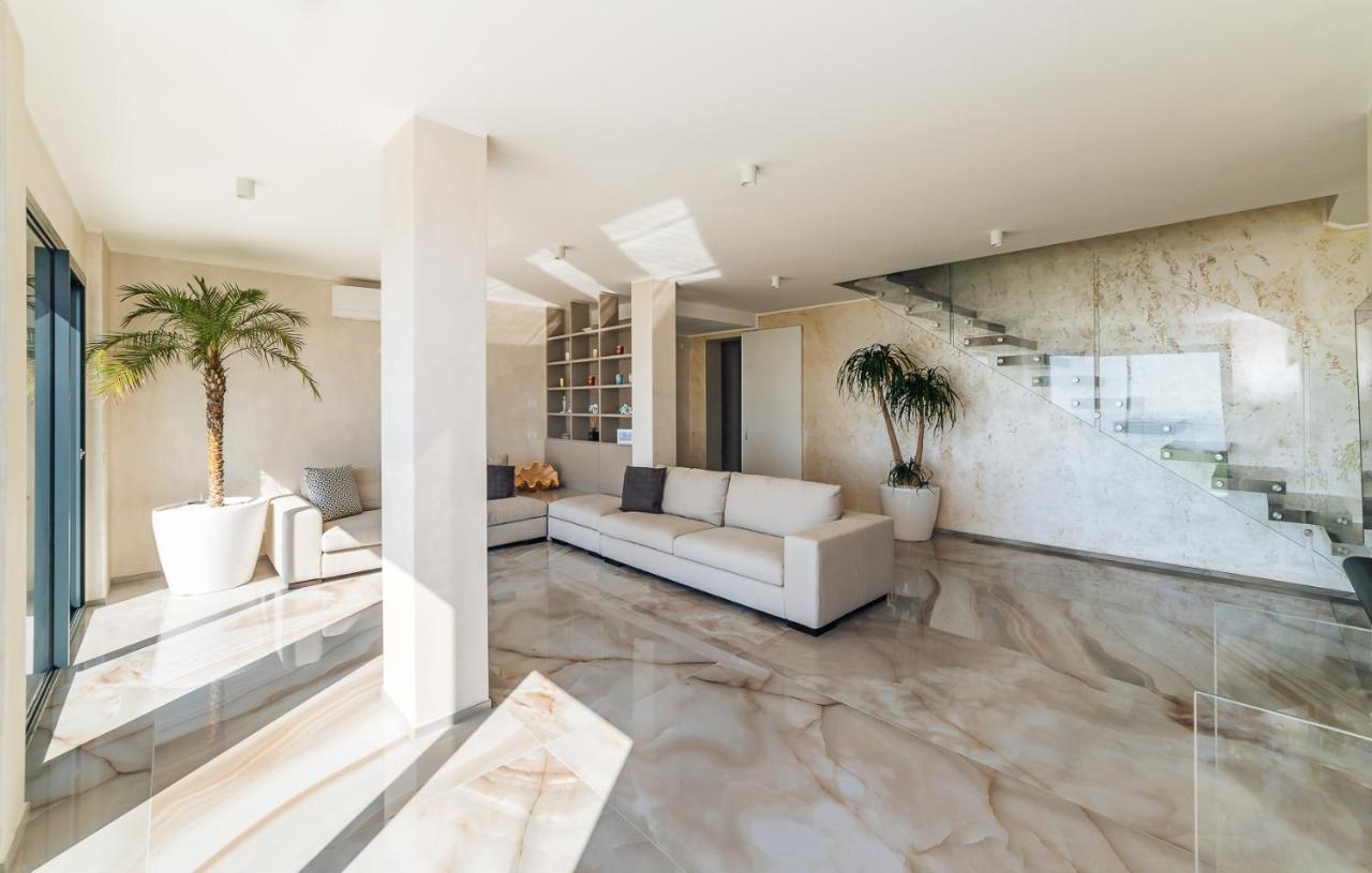 Villa Sabrina Riviera Dei Fiori A Picco Sul Mare Con Piscina Privata ,Wellness & Spa Imperia Luaran gambar