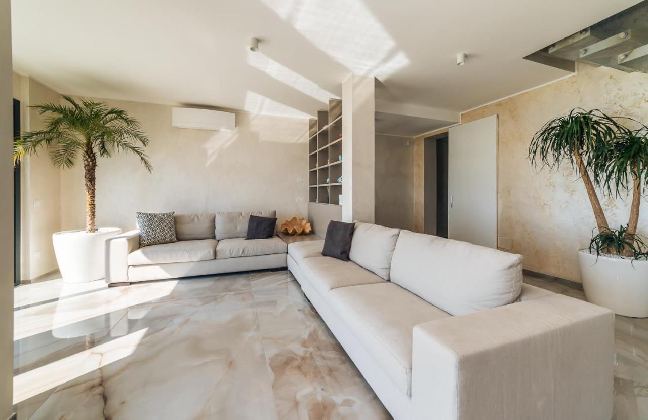 Villa Sabrina Riviera Dei Fiori A Picco Sul Mare Con Piscina Privata ,Wellness & Spa Imperia Luaran gambar