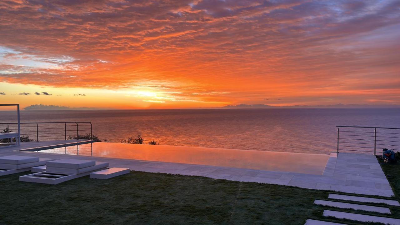 Villa Sabrina Riviera Dei Fiori A Picco Sul Mare Con Piscina Privata ,Wellness & Spa Imperia Luaran gambar