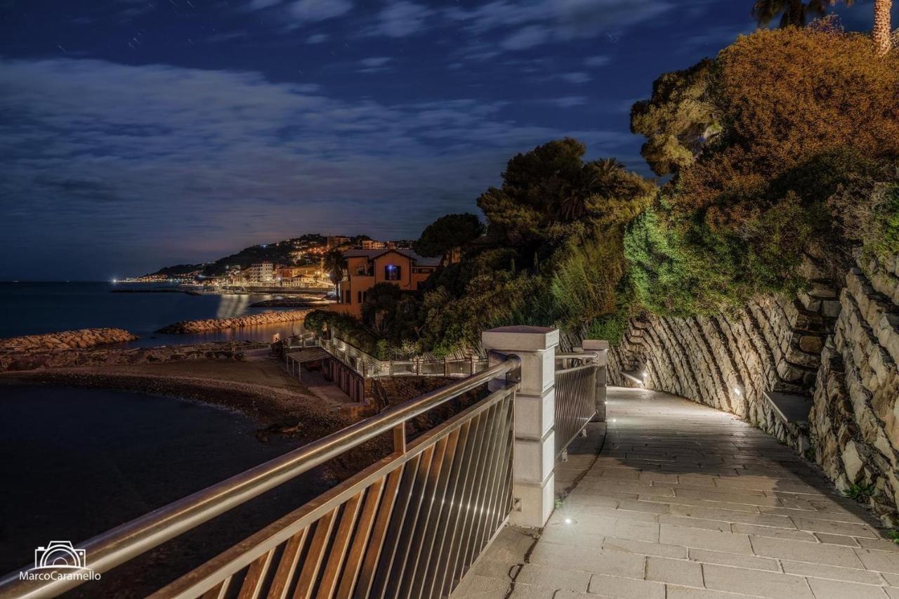 Villa Sabrina Riviera Dei Fiori A Picco Sul Mare Con Piscina Privata ,Wellness & Spa Imperia Luaran gambar
