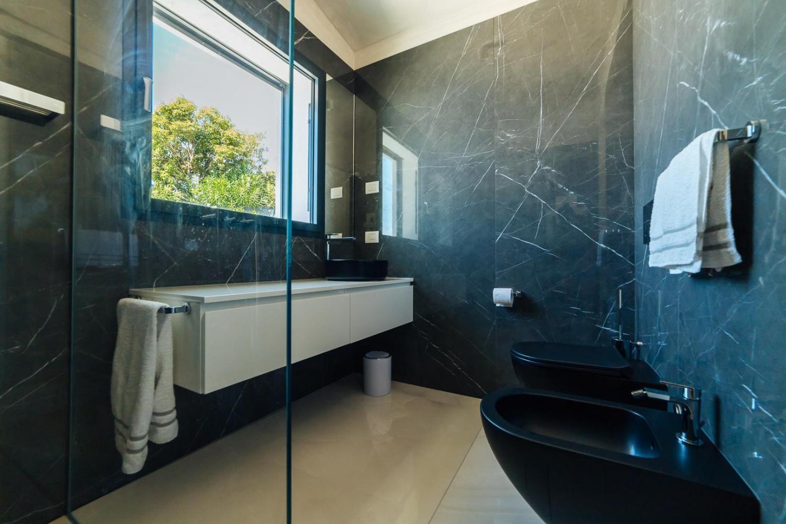 Villa Sabrina Riviera Dei Fiori A Picco Sul Mare Con Piscina Privata ,Wellness & Spa Imperia Luaran gambar